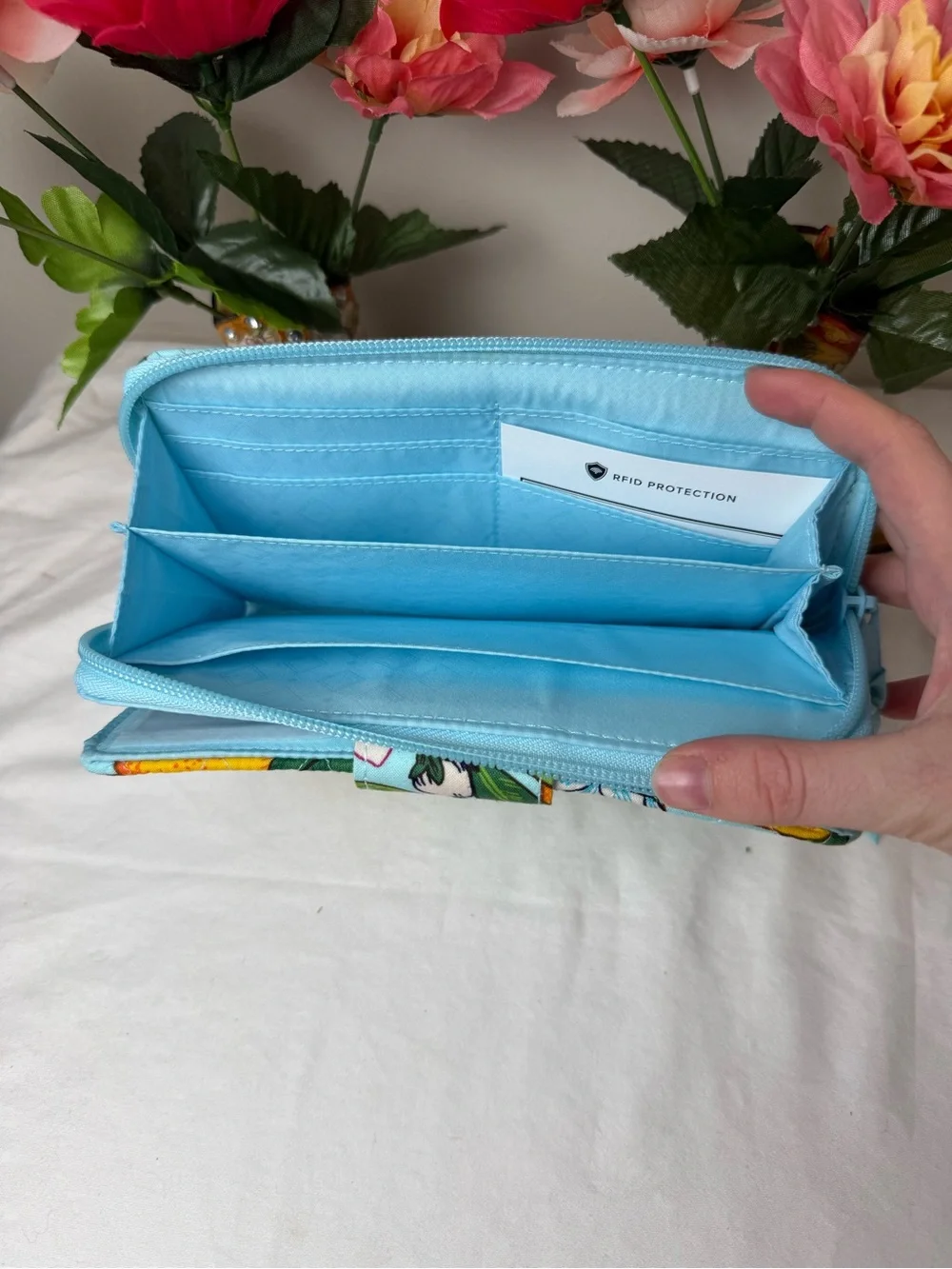NWT Vera Bradley Lemon Grove RFID Turn Lock Wallet Retired Pattern LAST ONE! - Picture 9 of 9